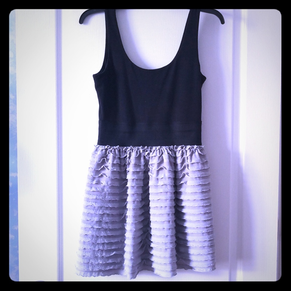 BCBG MAXAZRIA GRAY RUFFLE SKIRT DRESS MILEY CYRUS